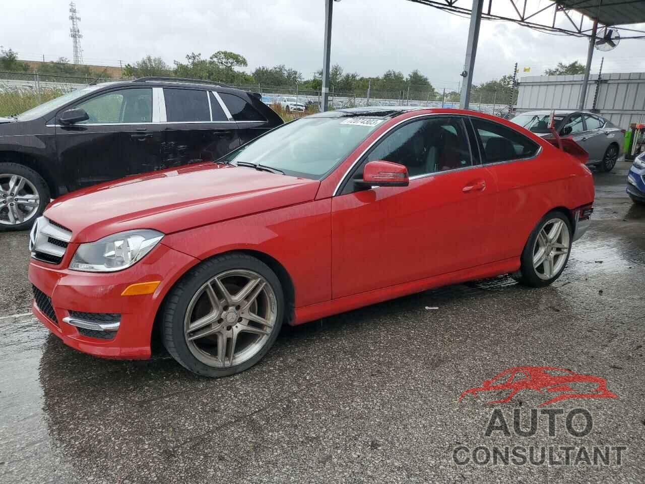 MERCEDES-BENZ C-CLASS 2015 - WDDGJ4HB6FG369329
