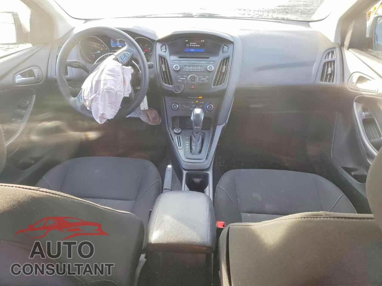 FORD FOCUS 2015 - 1FADP3K29FL282567