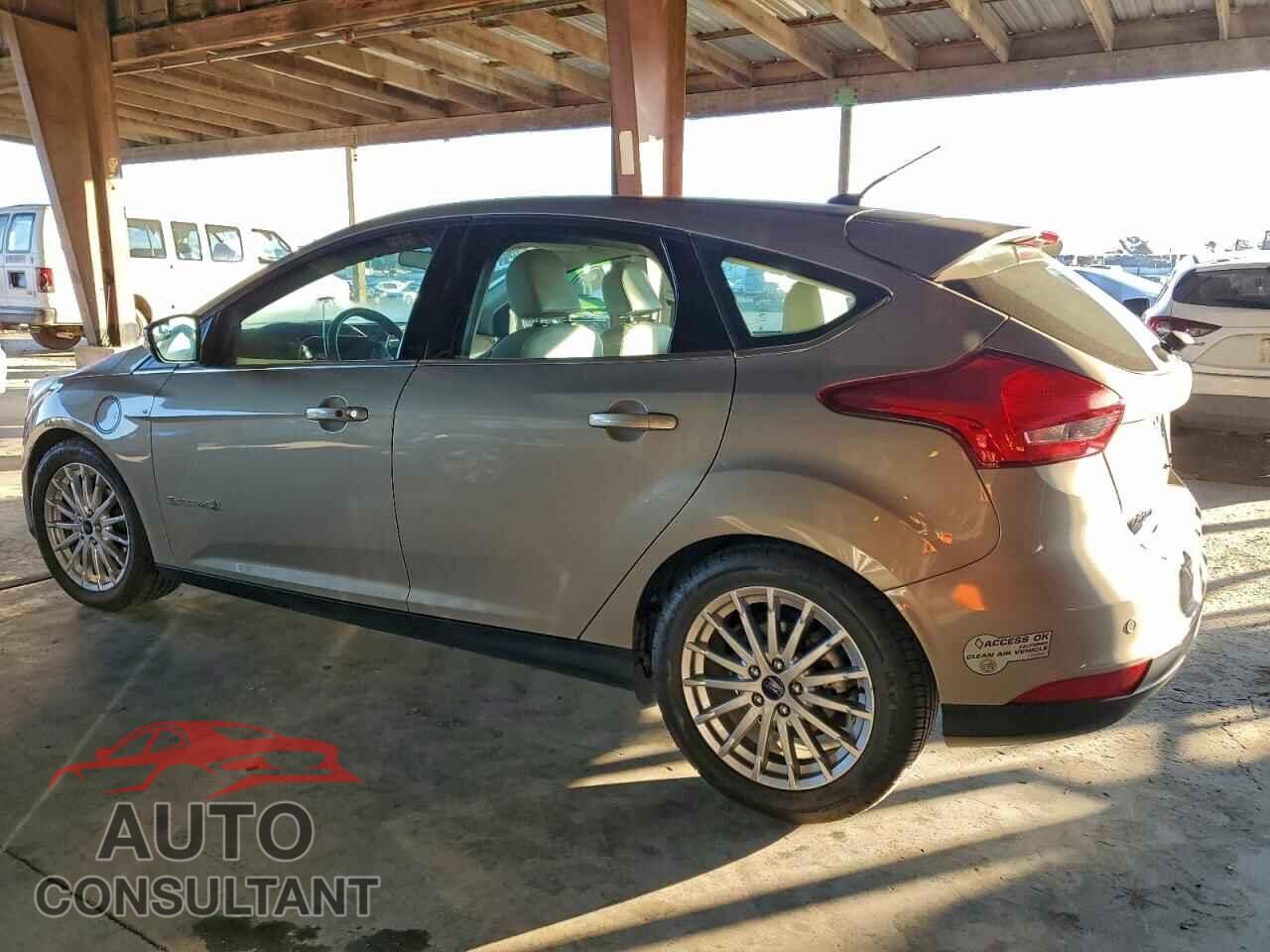 FORD FOCUS 2016 - 1FADP3R46GL363051