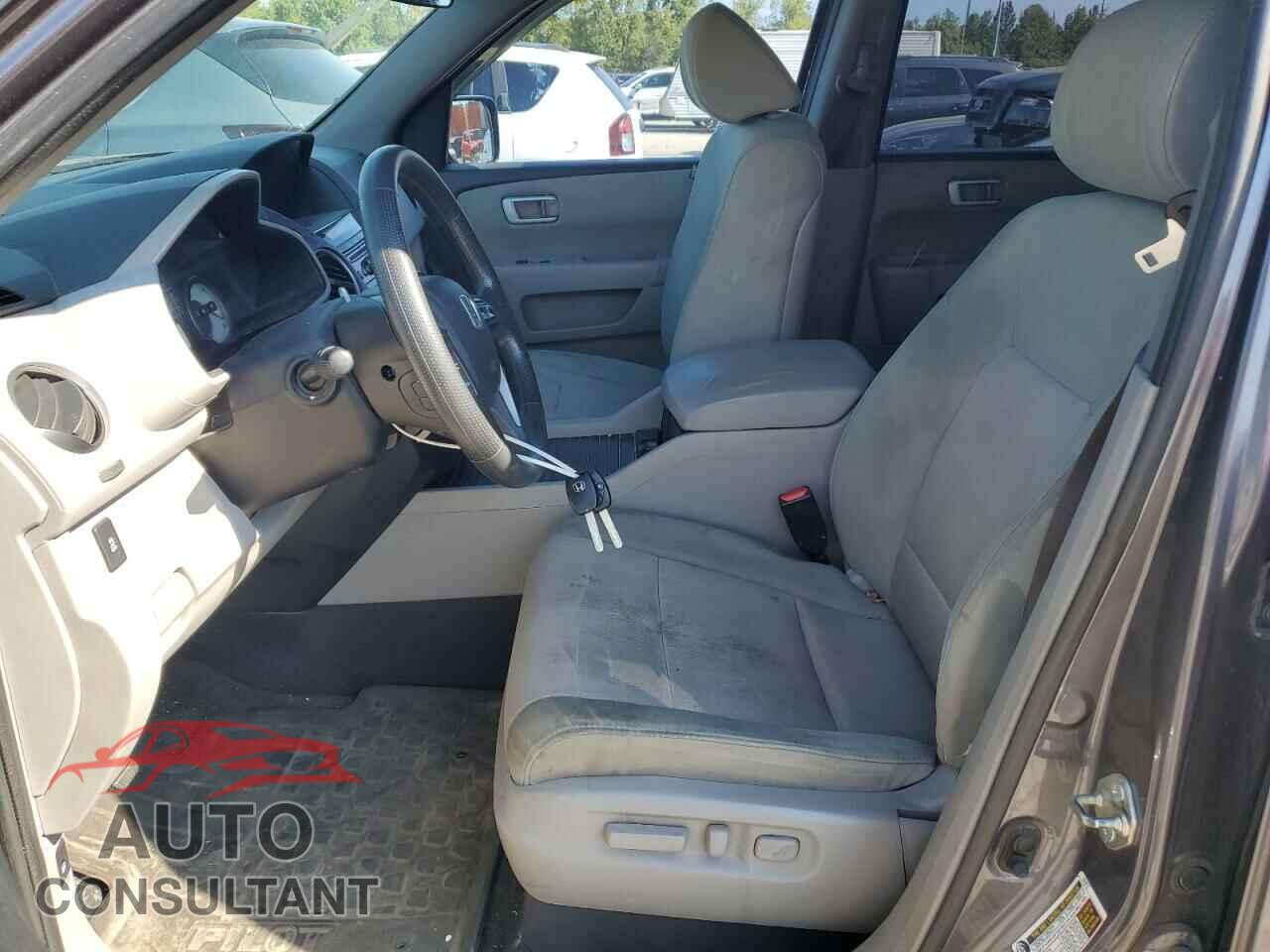 HONDA PILOT 2015 - 5FNYF4H48FB031670