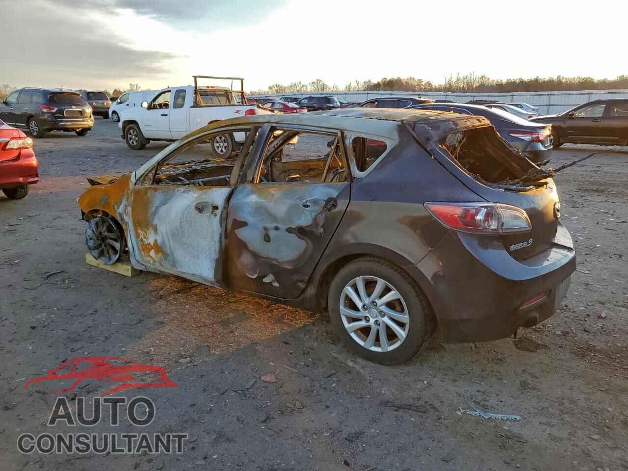 MAZDA 3 2012 - JM1BL1L89C1581598