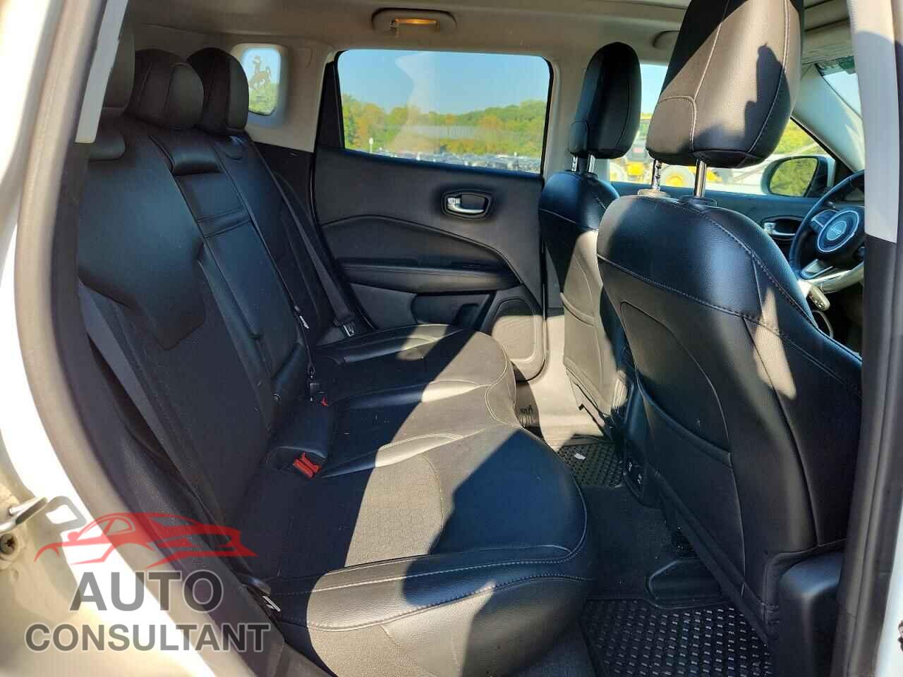 JEEP COMPASS 2019 - 3C4NJDBB0KT697667