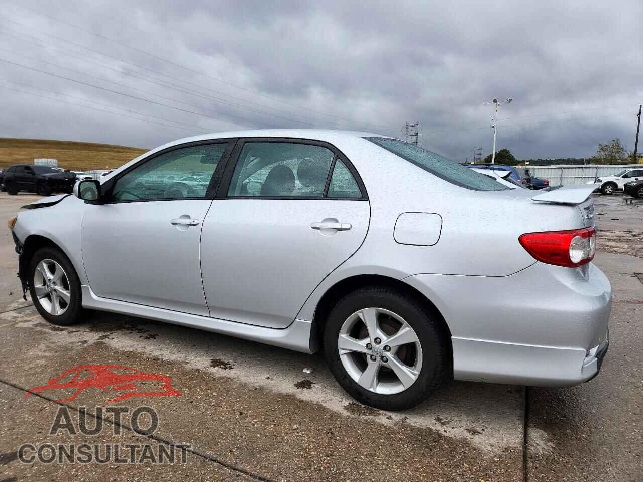 TOYOTA COROLLA 2013 - 2T1BU4EE4DC018196