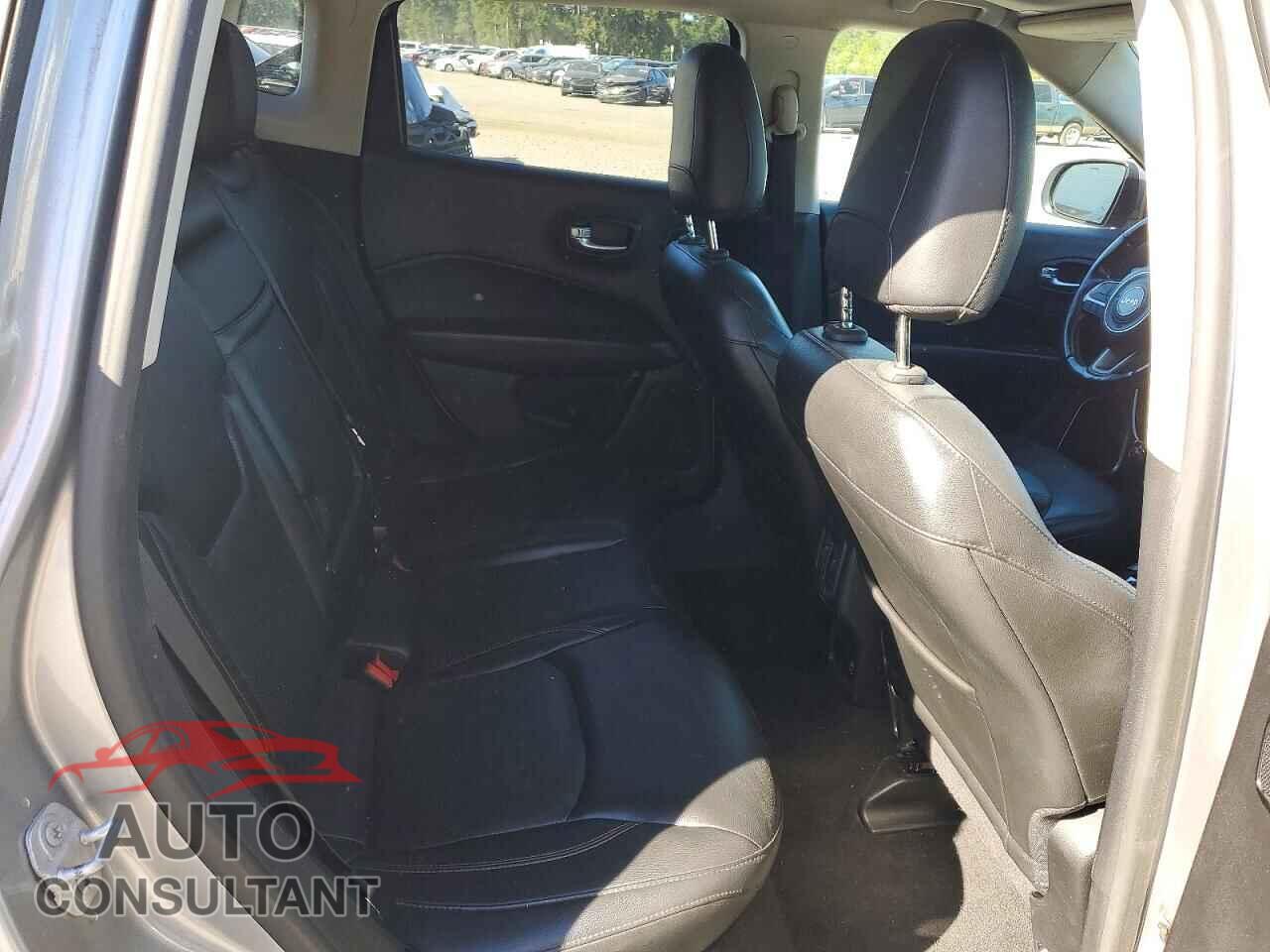 JEEP COMPASS 2018 - 3C4NJDCB0JT209654