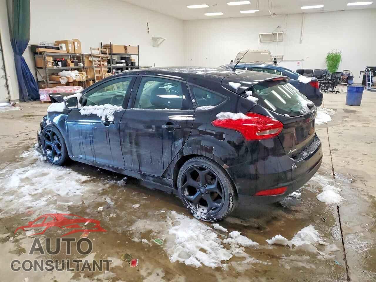 FORD FOCUS 2016 - 1FADP3K28GL330626