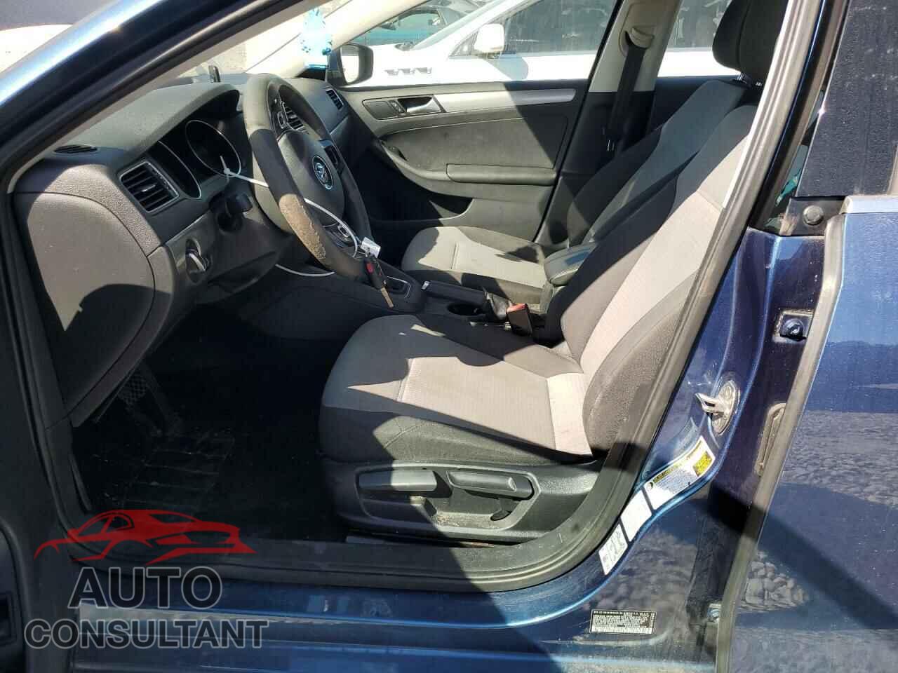 VOLKSWAGEN JETTA 2017 - 3VW2B7AJ6HM294075