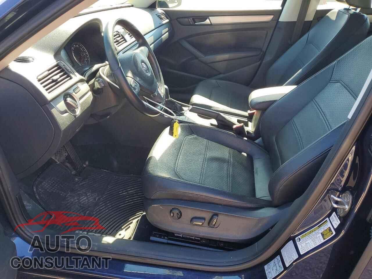 VOLKSWAGEN PASSAT 2015 - 1VWAT7A30FC094138