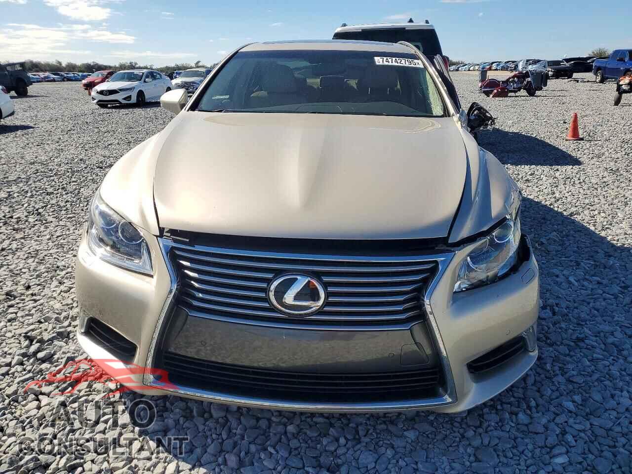 LEXUS LS460 2015 - JTHCL5EF3F5023491