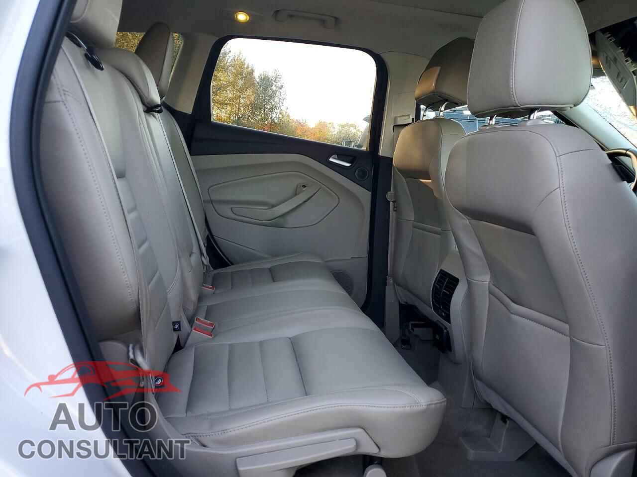 FORD ESCAPE 2016 - 1FMCU9J98GUA85252
