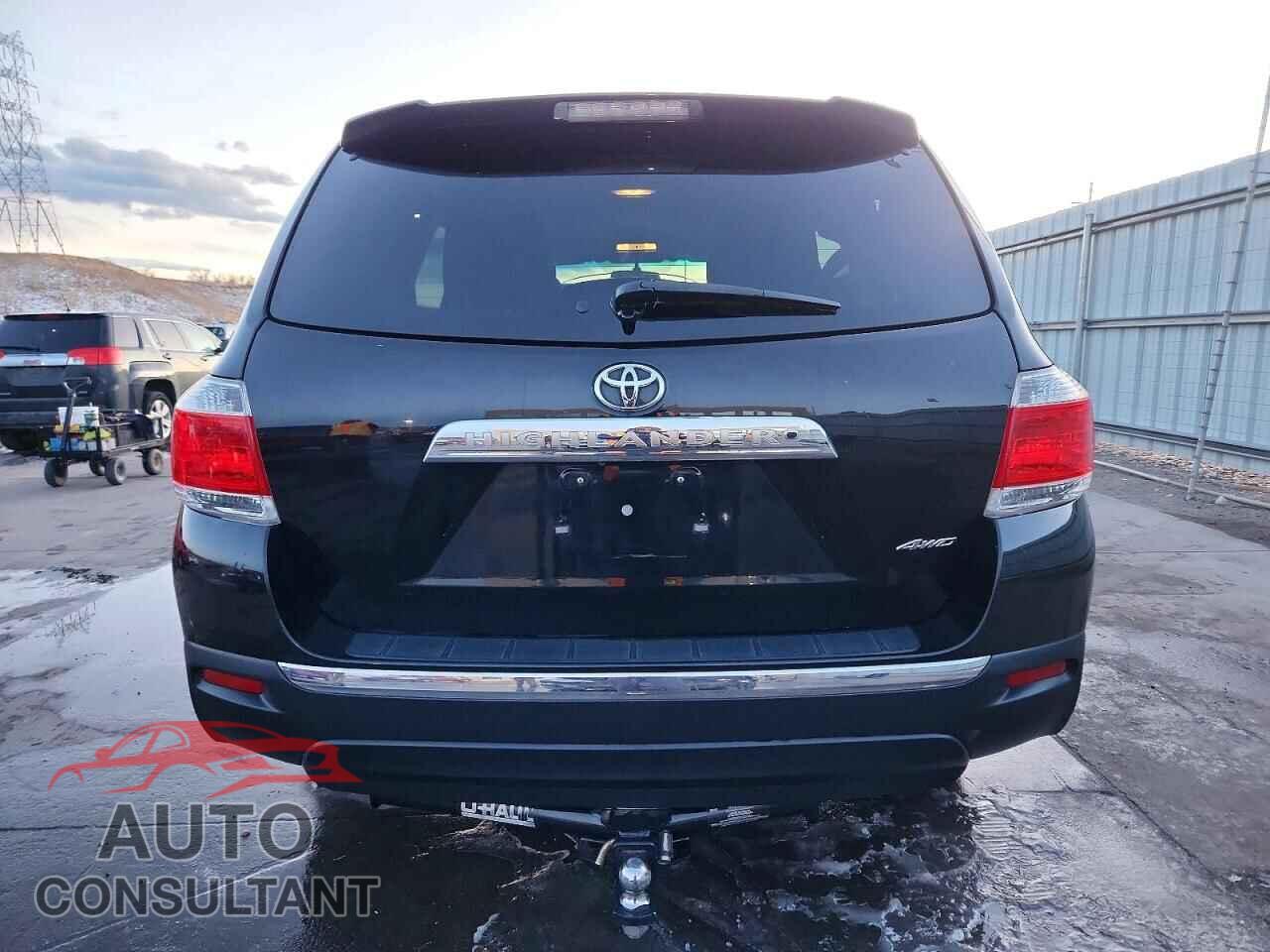 TOYOTA HIGHLANDER 2013 - 5TDBK3EH8DS257056