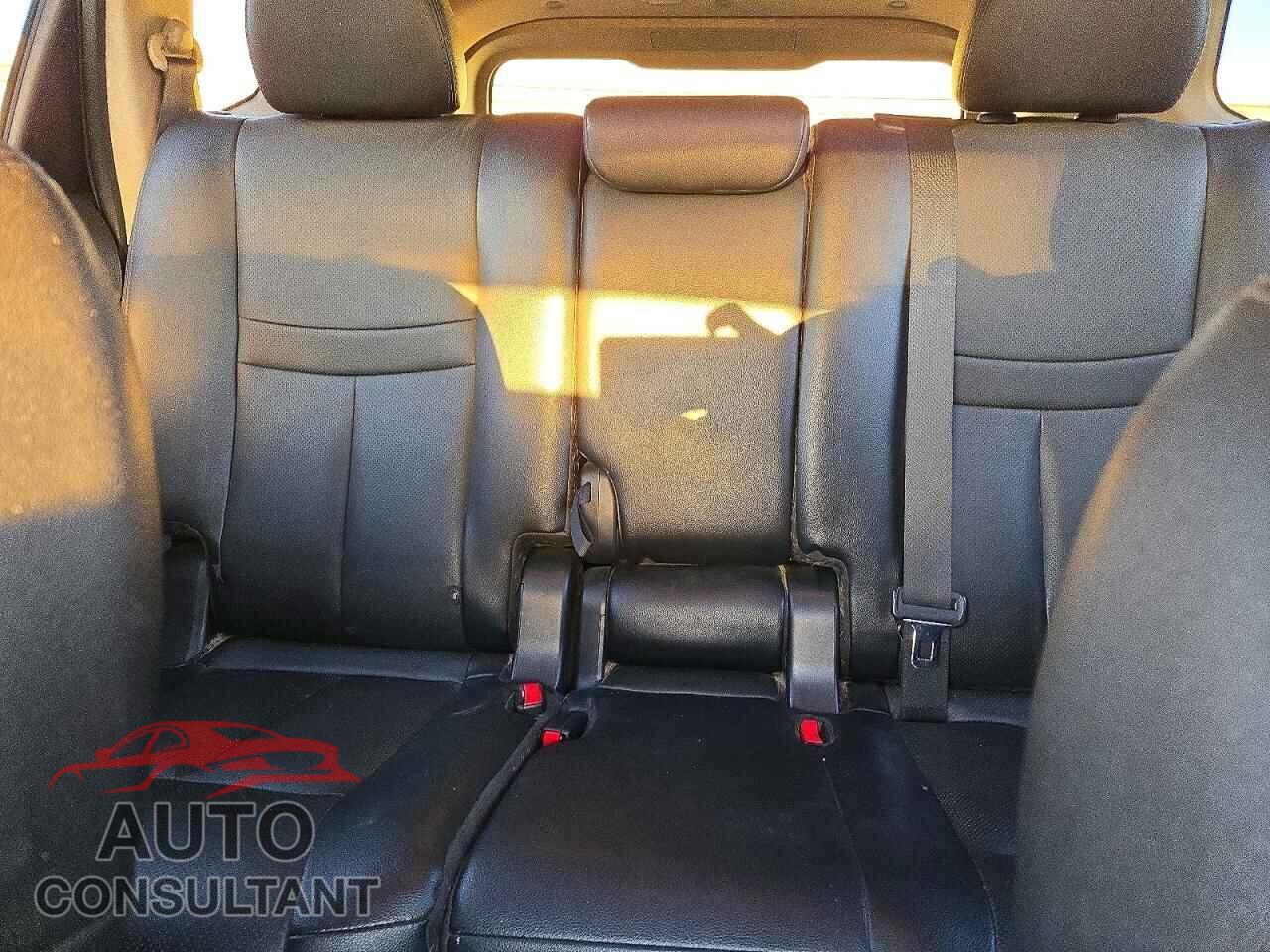 NISSAN ROGUE 2016 - KNMAT2MV9GP690460