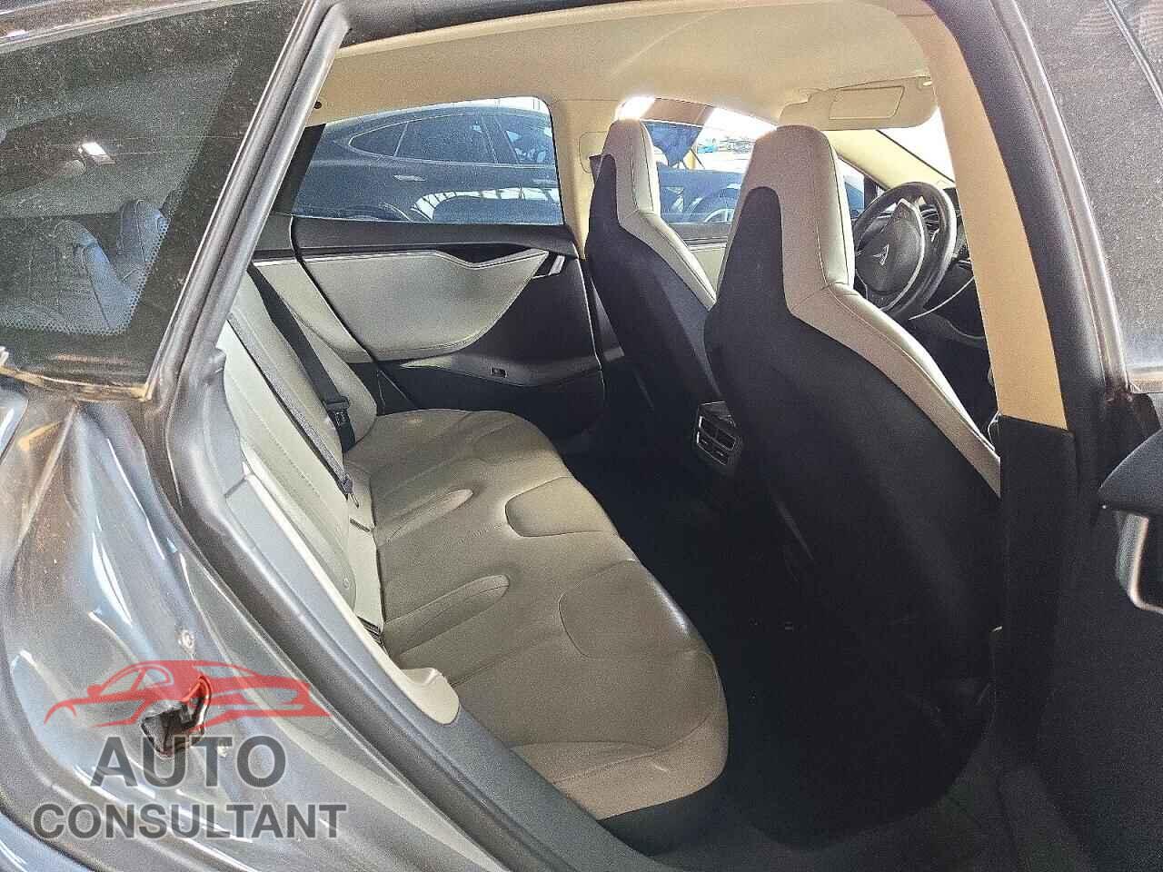 TESLA MODEL S 2013 - 5YJSA1AG1DFP05033