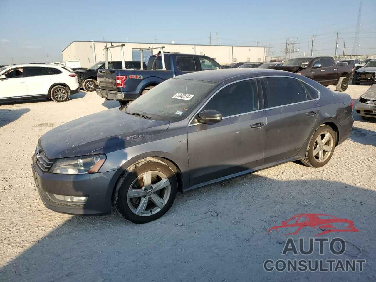 VOLKSWAGEN PASSAT 2015 - 1VWAS7A32FC119947