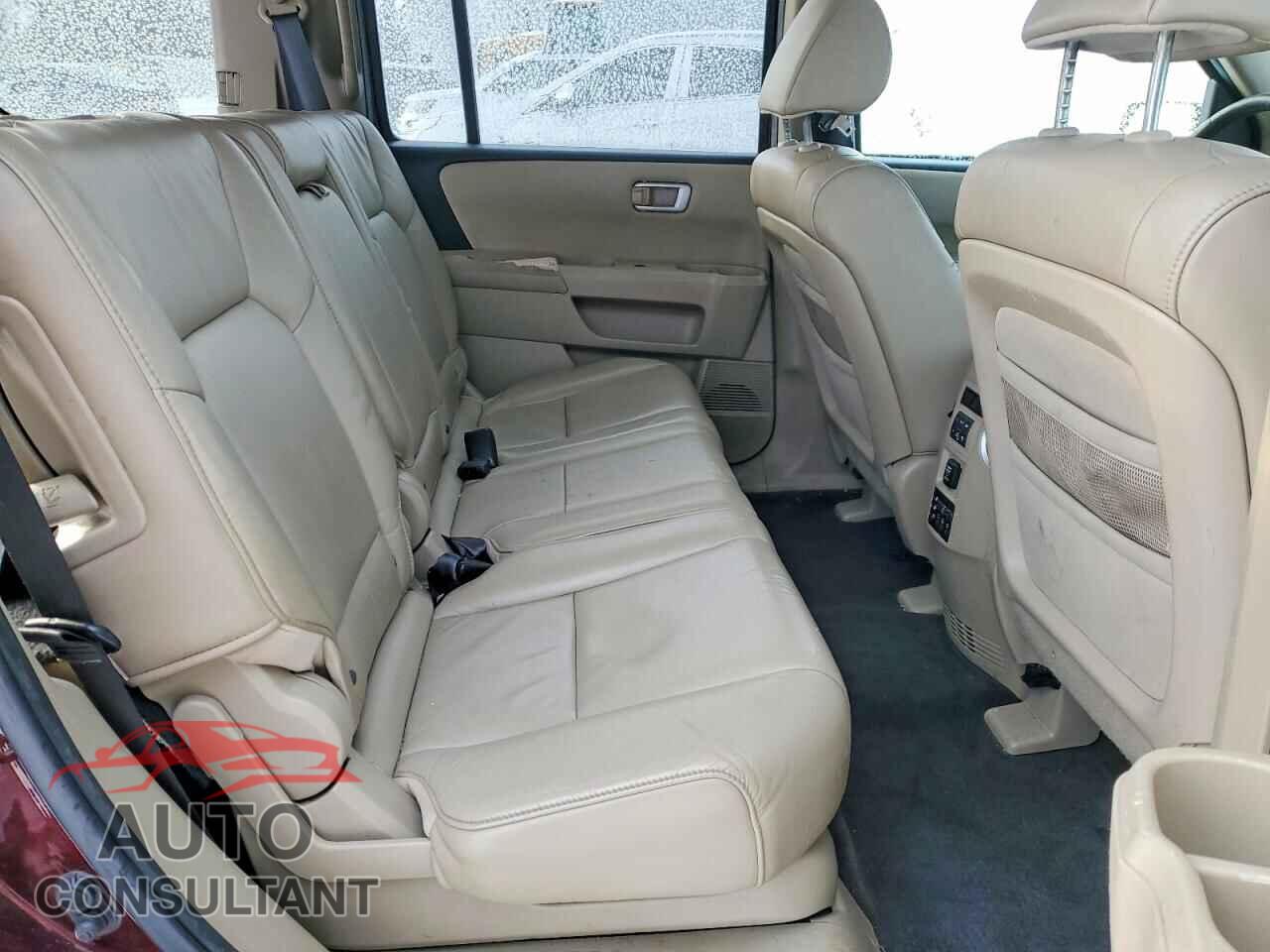 HONDA PILOT 2011 - 5FNYF3H61BB034657