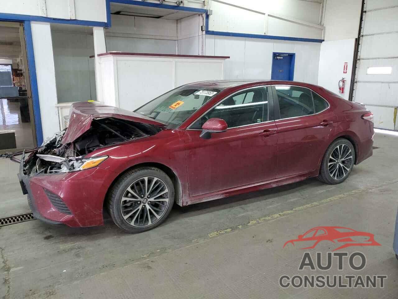 TOYOTA CAMRY 2018 - 4T1B11HK7JU530909