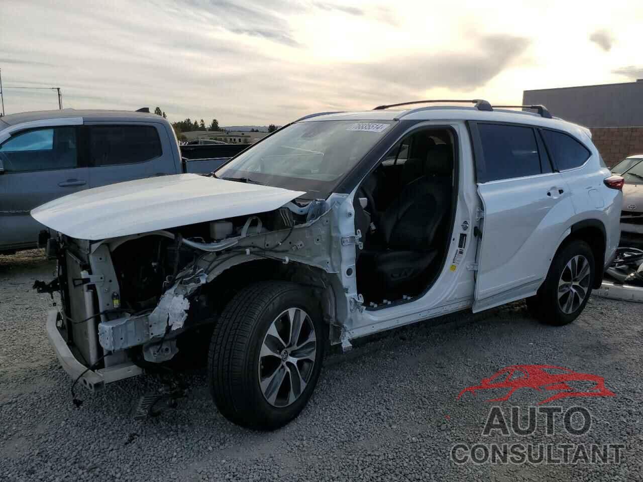 TOYOTA HIGHLANDER 2022 - 5TDGZRBH9NS591347