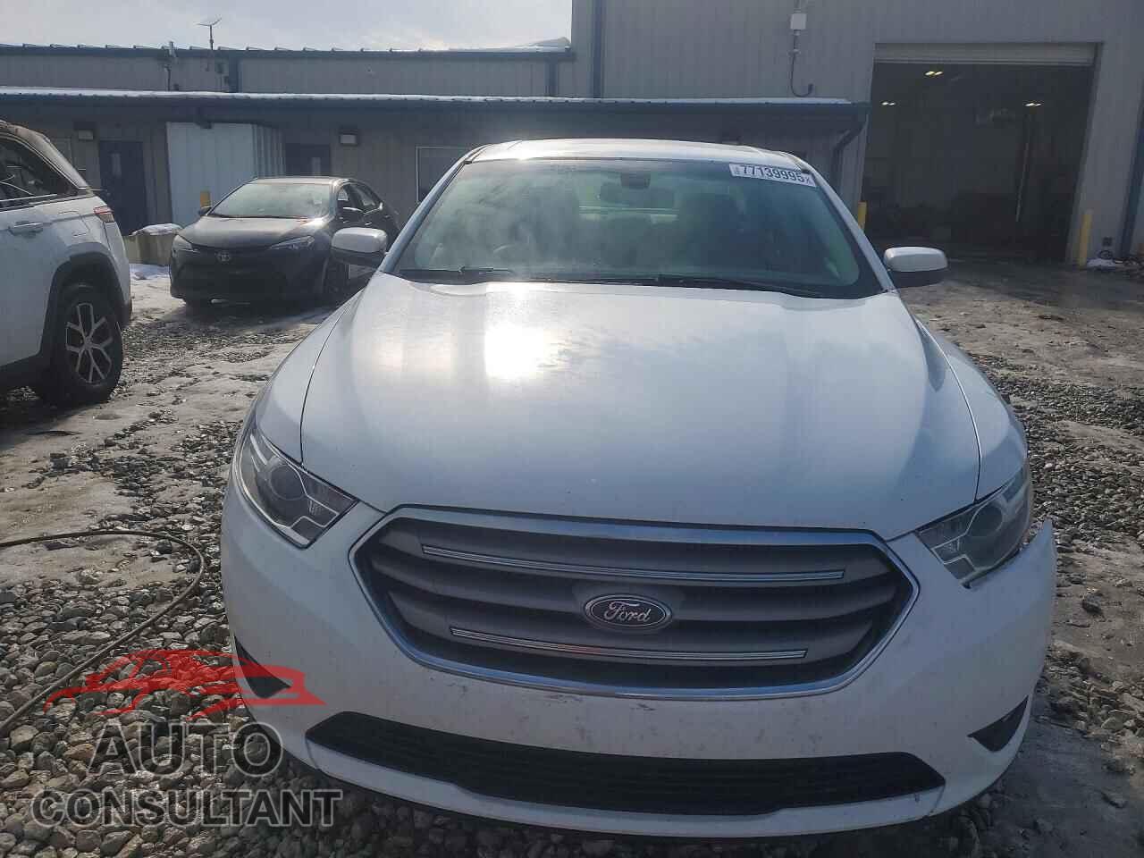 FORD TAURUS 2017 - 1FAHP2H86HG127977
