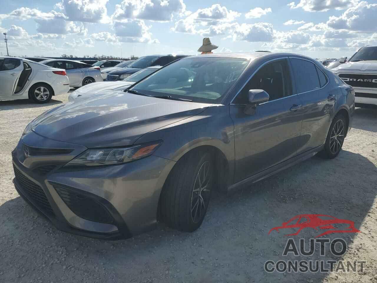 TOYOTA CAMRY 2024 - 4T1G11AK1RU888437