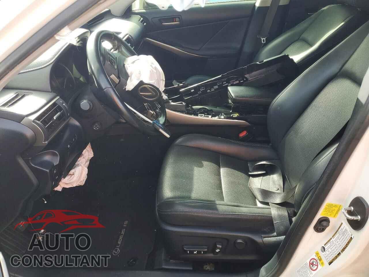 LEXUS IS 2018 - JTHBA1D24J5065802