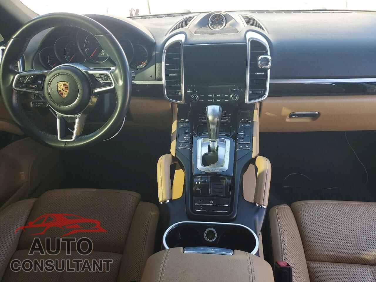 PORSCHE CAYENNE 2018 - WP1AA2A22JKA02088