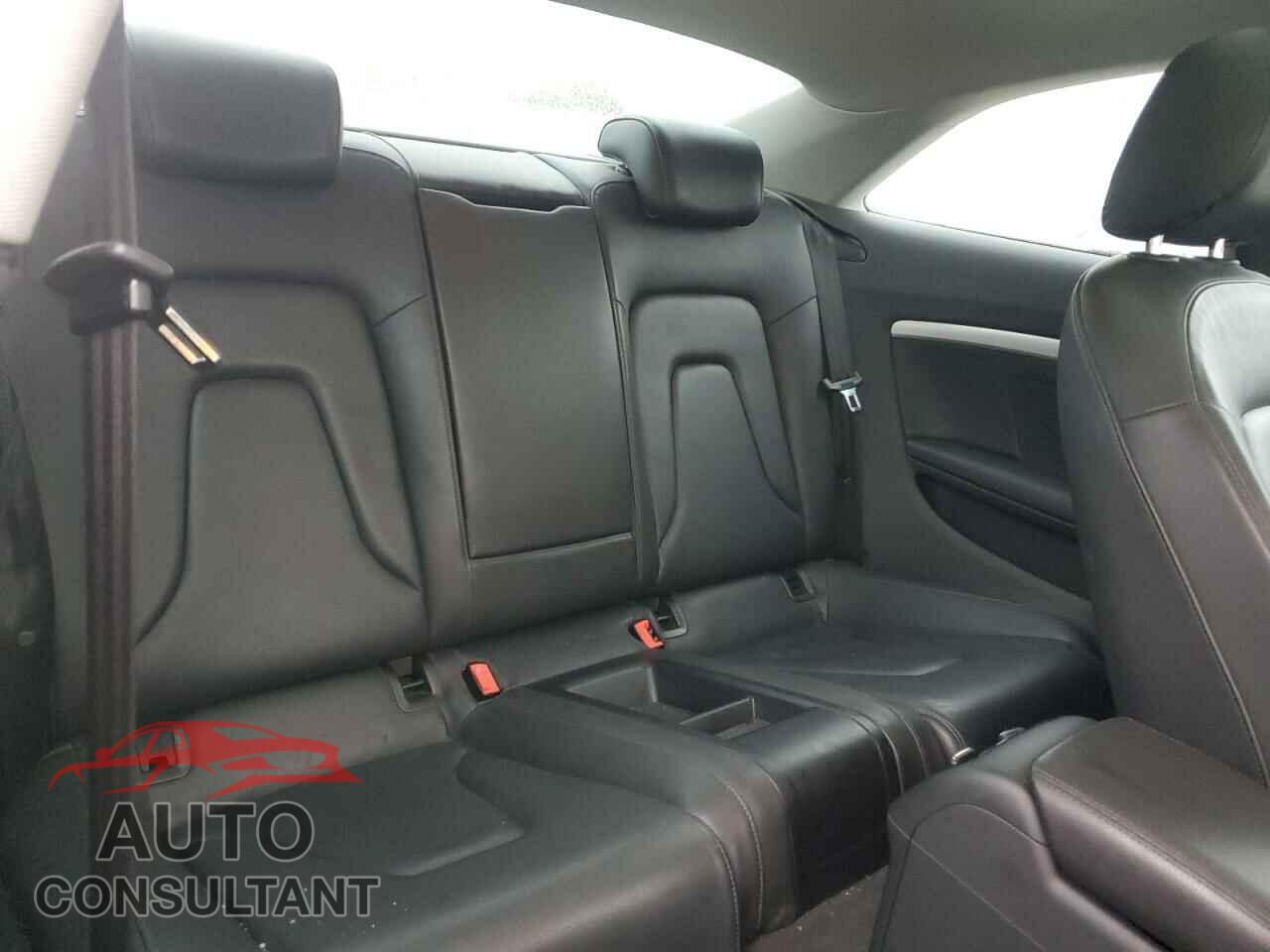 AUDI A5 2010 - WAULFAFR8AA052556