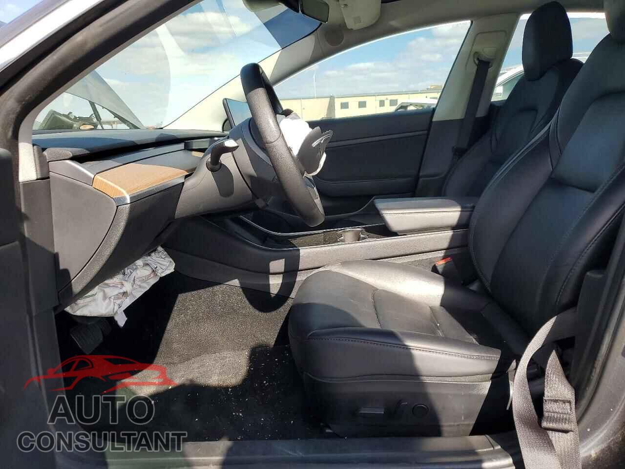 TESLA MODEL 3 2020 - 5YJ3E1EAXLF747357