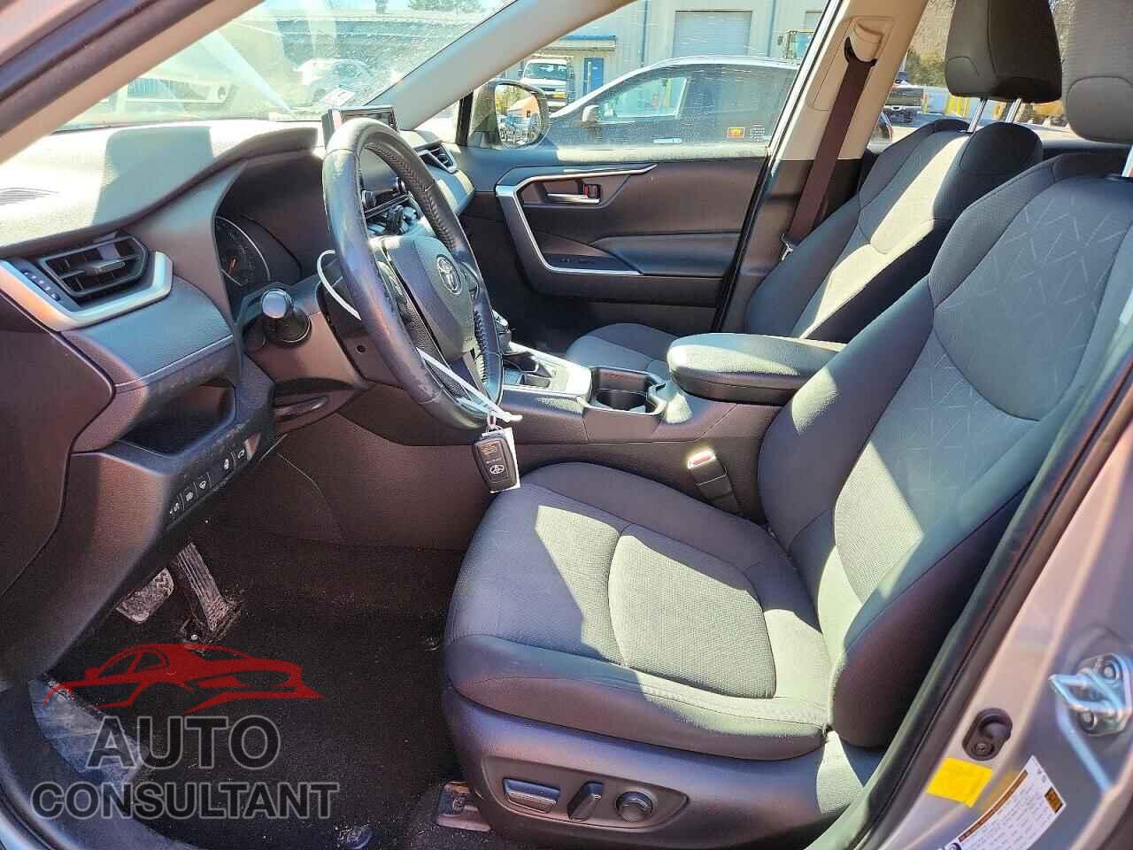 TOYOTA RAV4 2019 - JTMP1RFV4KD019357