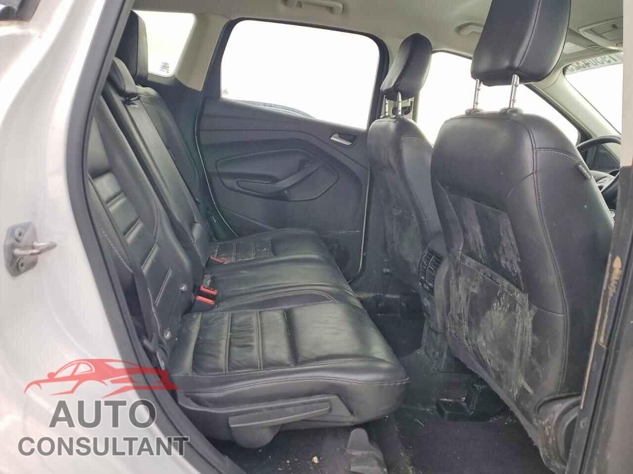 FORD ESCAPE 2018 - 1FMCU9HD5JUC92649