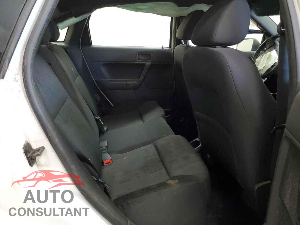 FORD FOCUS 2011 - 1FAHP3FN8BW164203