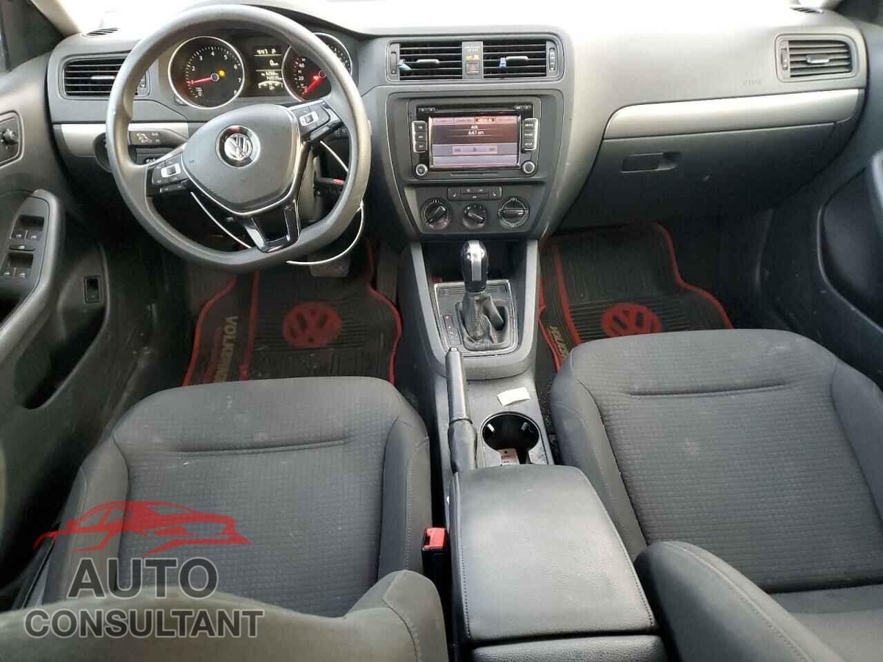 VOLKSWAGEN JETTA 2015 - 3VW2K7AJ2FM421241