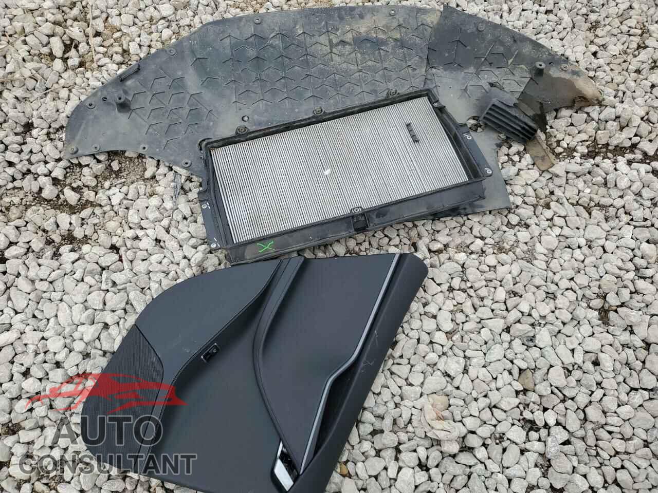 TESLA MODEL S 2020 - 5YJSA1E29LF381892
