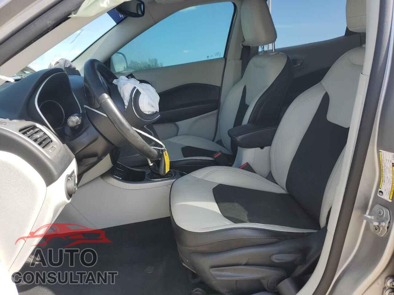 JEEP COMPASS 2019 - 3C4NJCBB4KT706560