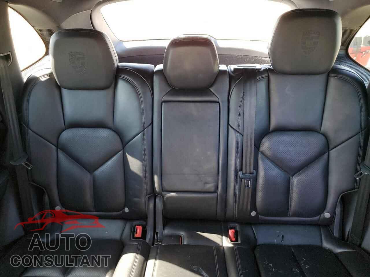 PORSCHE CAYENNE 2017 - WP1AA2A24HKA80463