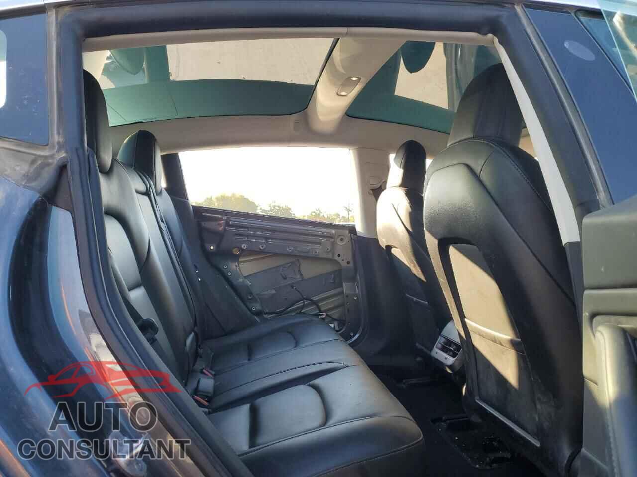 TESLA MODEL 3 2019 - 5YJ3E1EBXKF453058