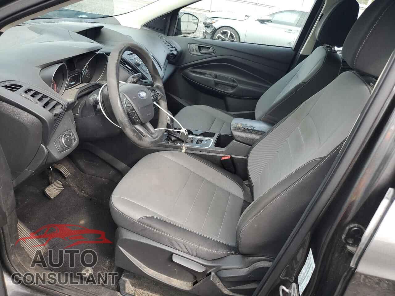FORD ESCAPE 2017 - 1FMCU0F71HUD05108