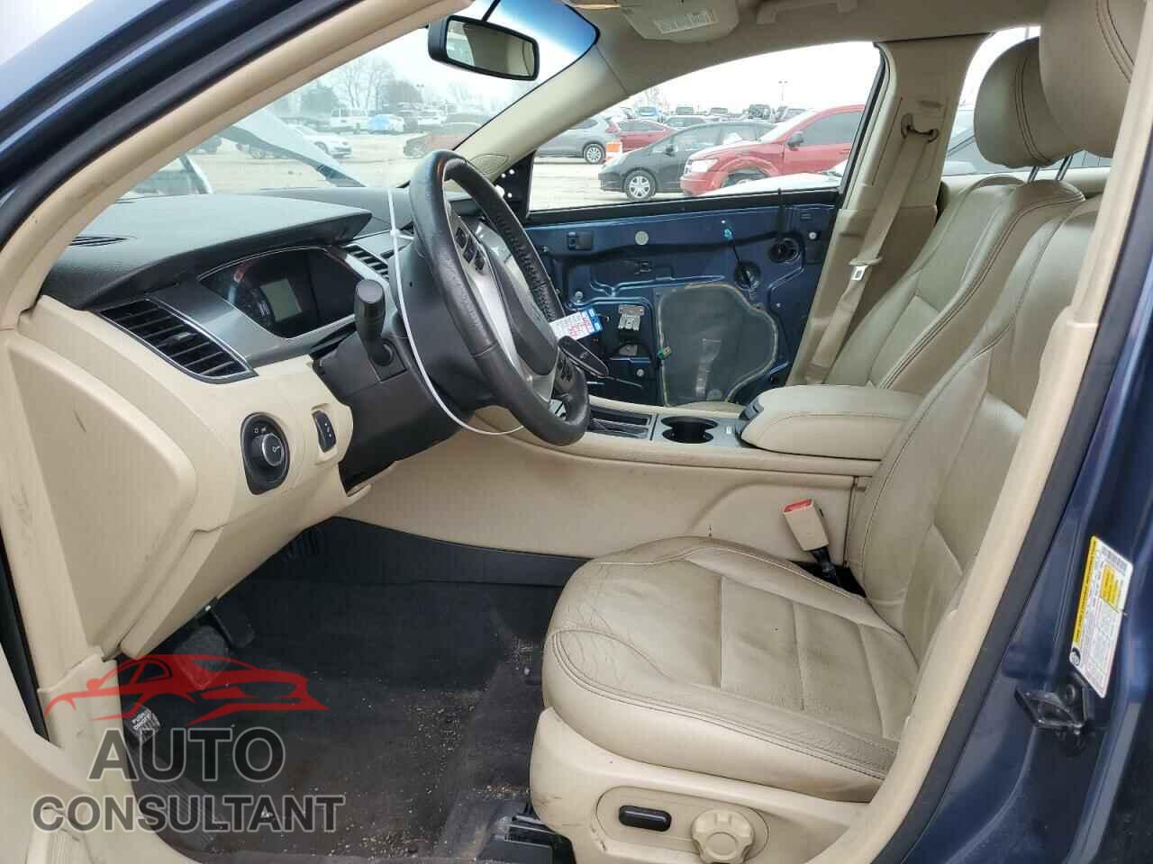FORD TAURUS 2018 - 1FAHP2E85JG101252