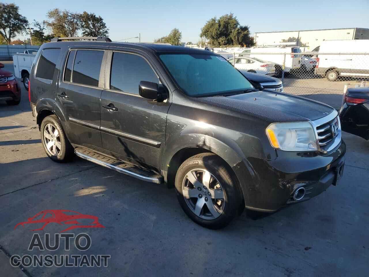 HONDA PILOT 2015 - 5FNYF3H94FB011132