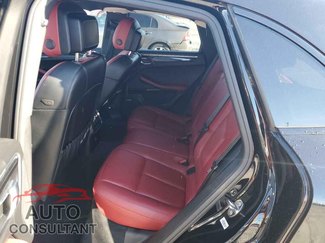 PORSCHE MACAN 2018 - WP1AA2A59JLB24449