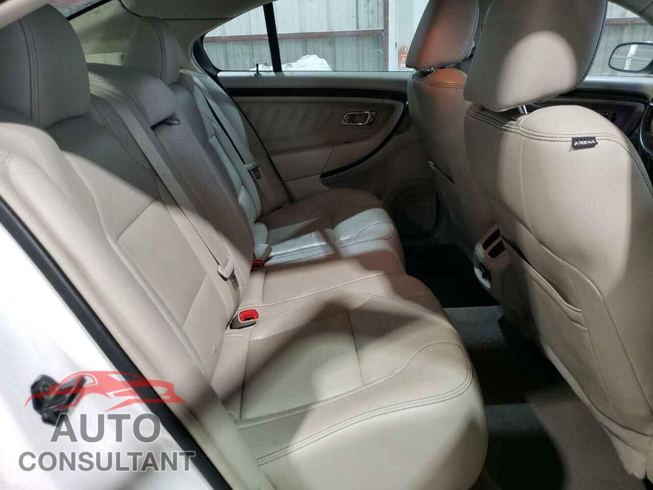 FORD TAURUS 2011 - 1FAHP2FW7BG120058