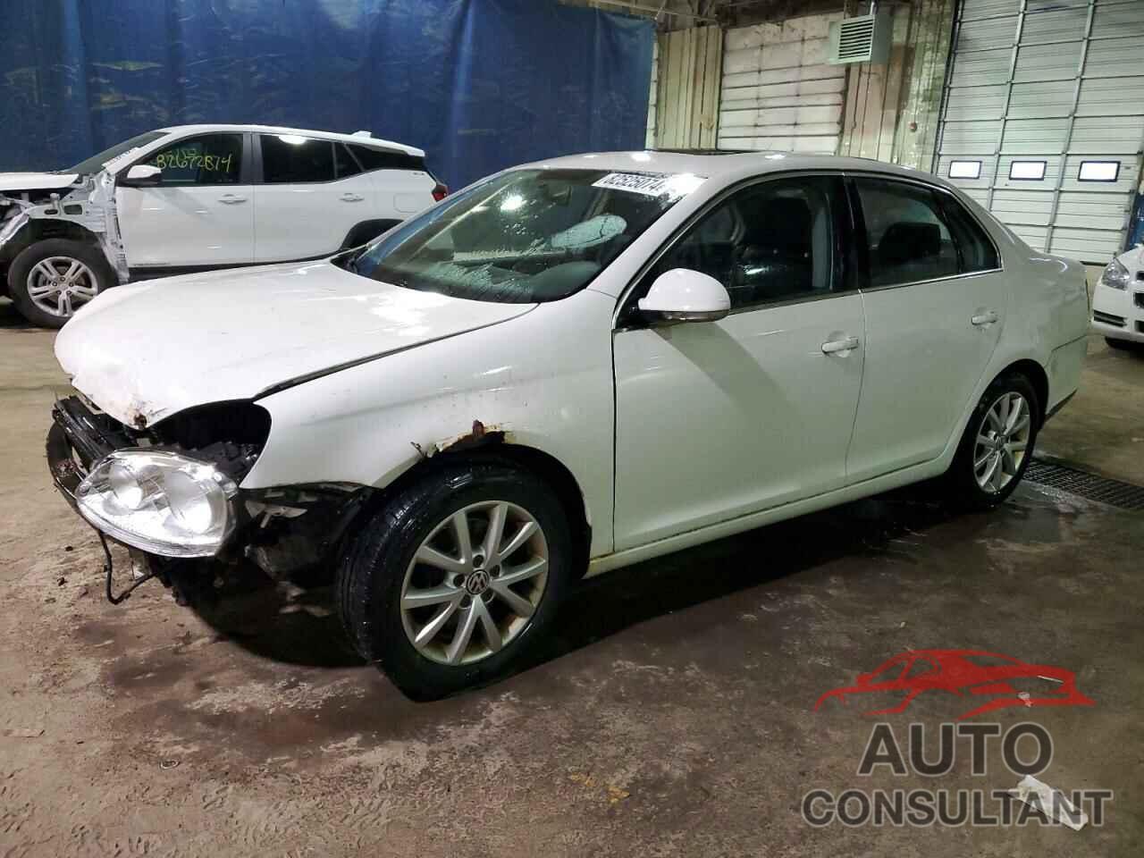 VOLKSWAGEN JETTA 2010 - 3VWRX7AJ8AM049140