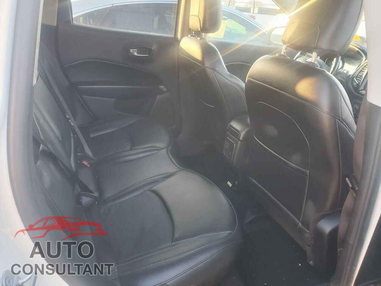 JEEP COMPASS 2019 - 3C4NJCCB7KT772650