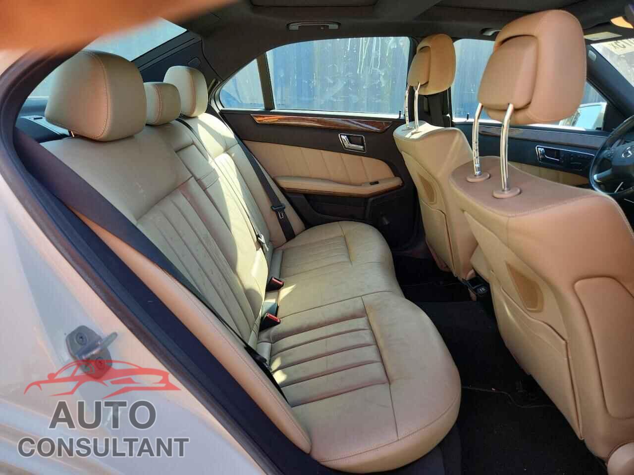 MERCEDES-BENZ E-CLASS 2011 - WDDHF8HB5BA460053