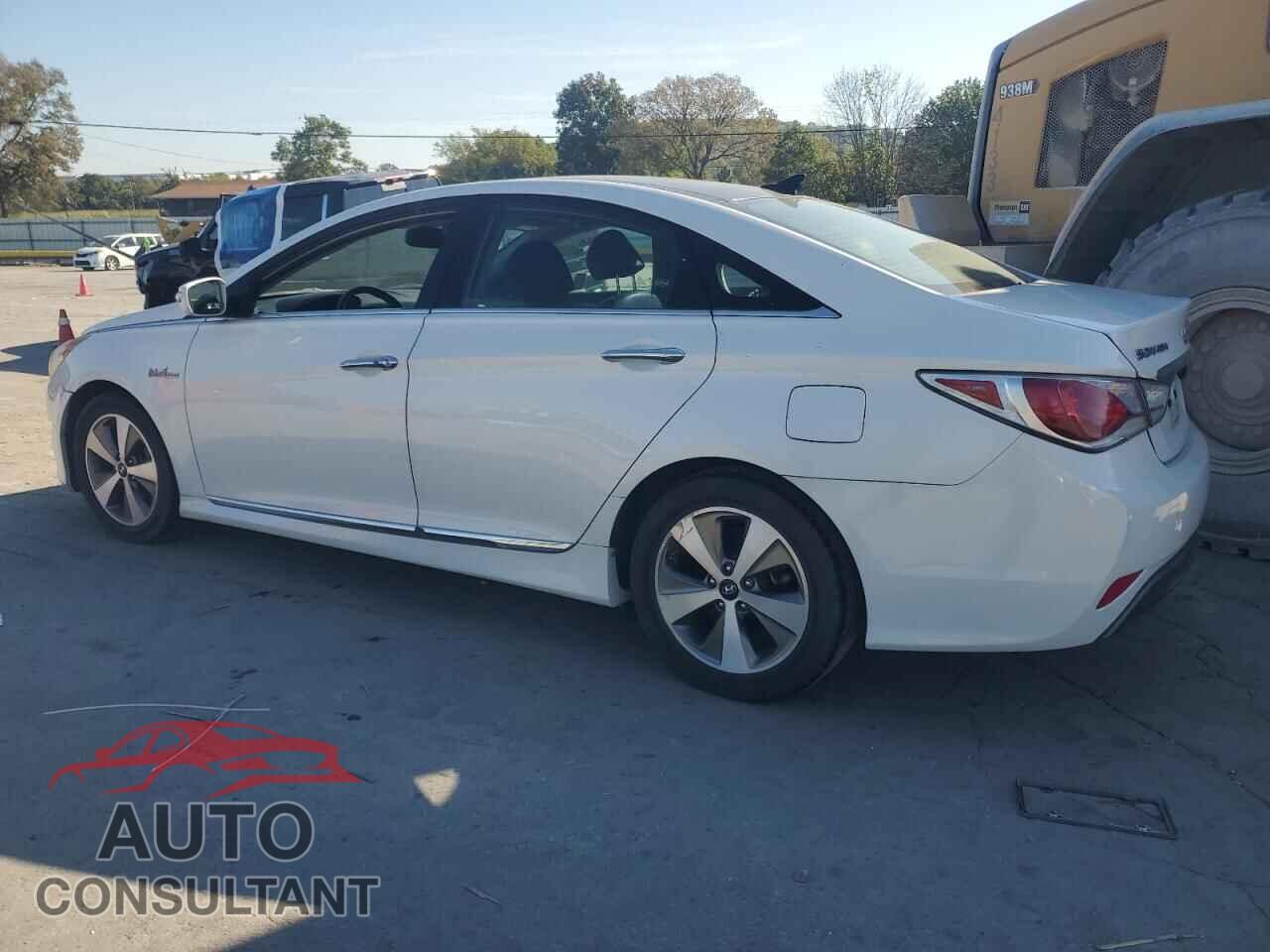 HYUNDAI SONATA 2011 - KMHEC4A45BA007458