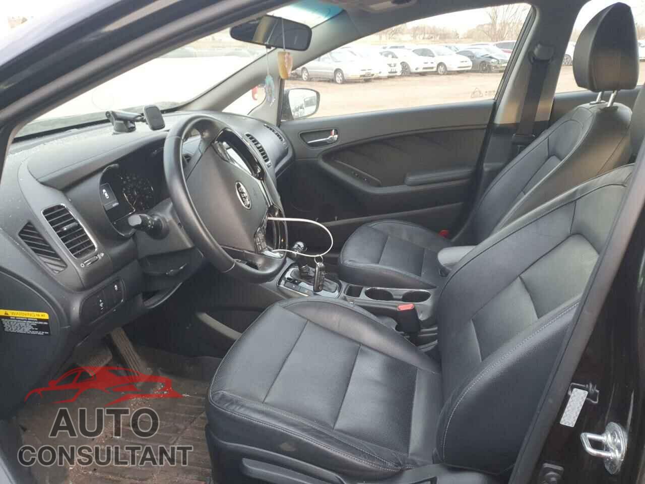 KIA FORTE 2017 - KNAFX5A82H5726638