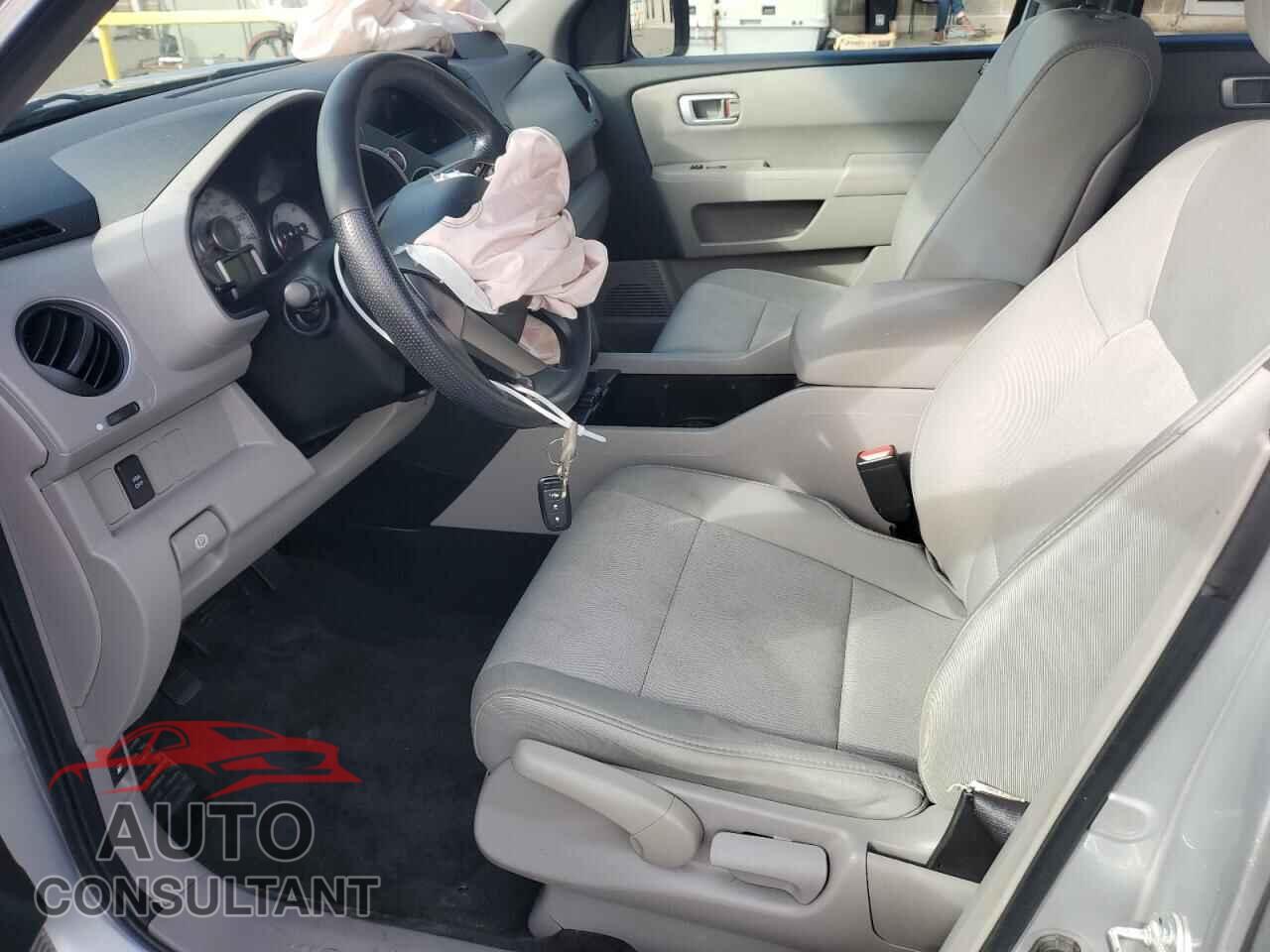 HONDA PILOT 2011 - 5FNYF4H28BB075581