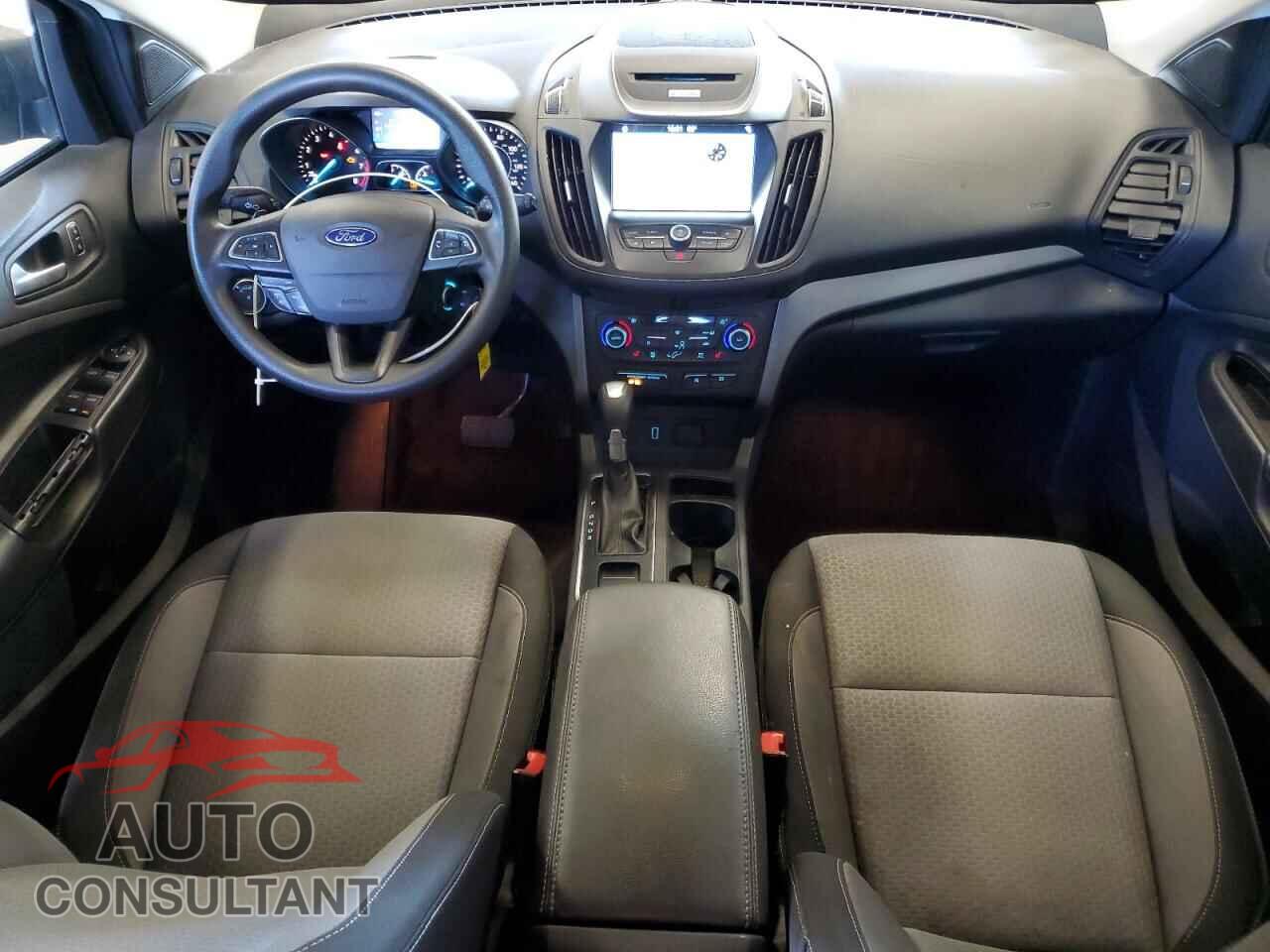 FORD ESCAPE 2017 - 1FMCU9GD3HUF08087