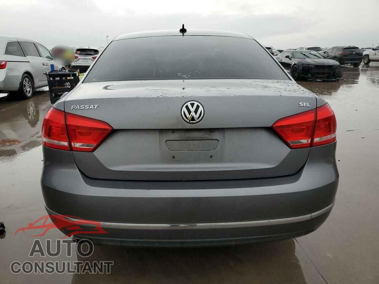 VOLKSWAGEN PASSAT 2012 - 1VWCP7A33CC080498