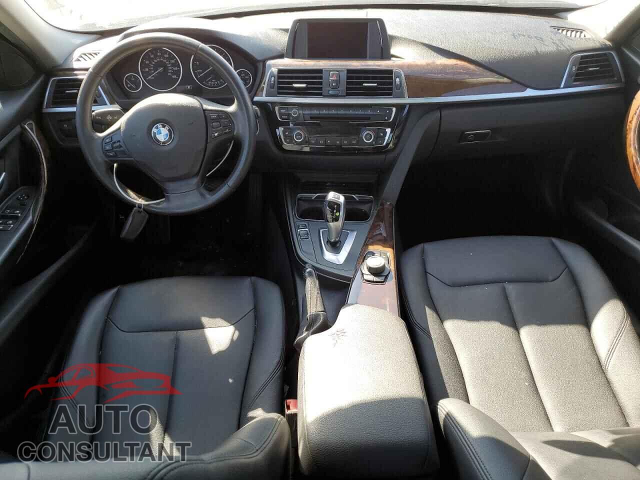 BMW 3 SERIES 2016 - WBA8E1G56GNT99647