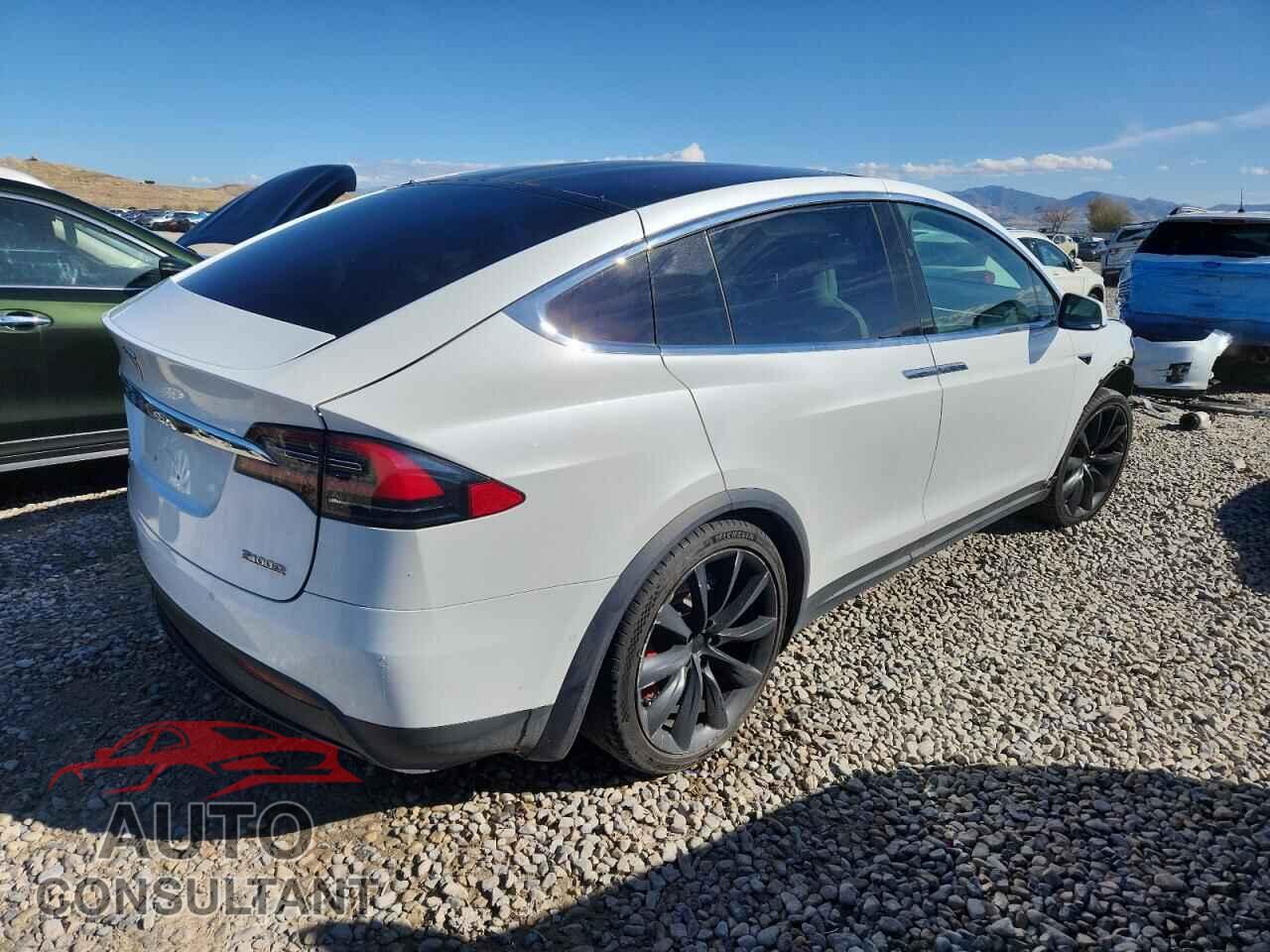 TESLA MODEL X 2016 - 5YJXCBE48GF031103