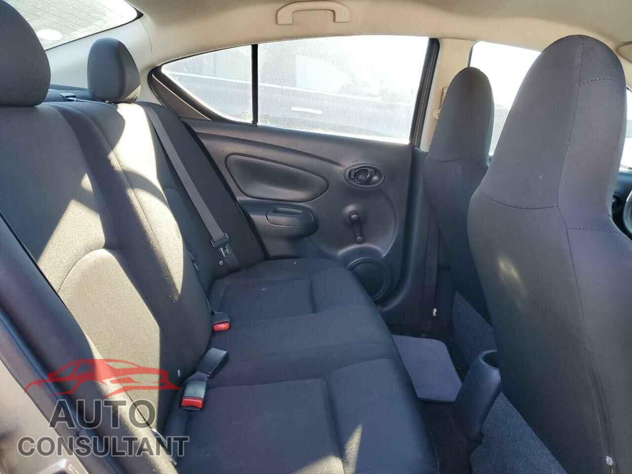 NISSAN VERSA 2017 - 3N1CN7AP1HL811102